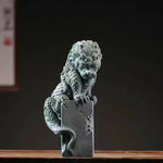 Dragon statue chinoise sur pilier