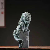 Dragon statue chinoise sur pilier