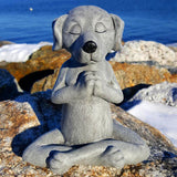 Statue de chien méditation