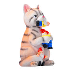 sculpture drôle de chat avec nains