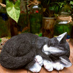 Statue de chat qui dort