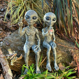alien statue décoration